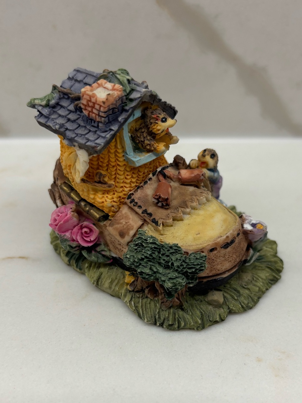 Vintage Intricate Miniature Mole Shoe House Hinged Resin Box with Two Moles